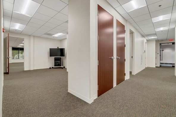 106 Catoctin Cir SE, Leesburg, VA 20175